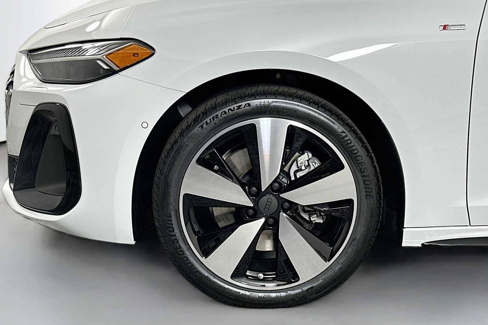 New 2026 Glacier White Metallic Audi Premium Plus image 11