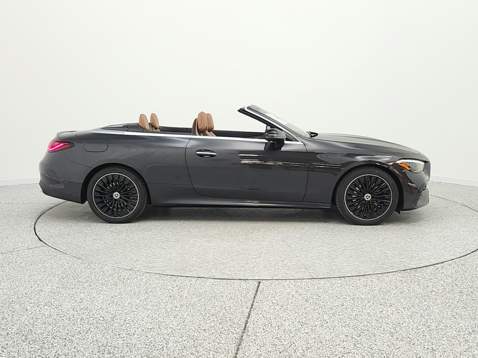 New 2026 Graphite Grey Metallic Mercedes-Benz CLE 300 image 4