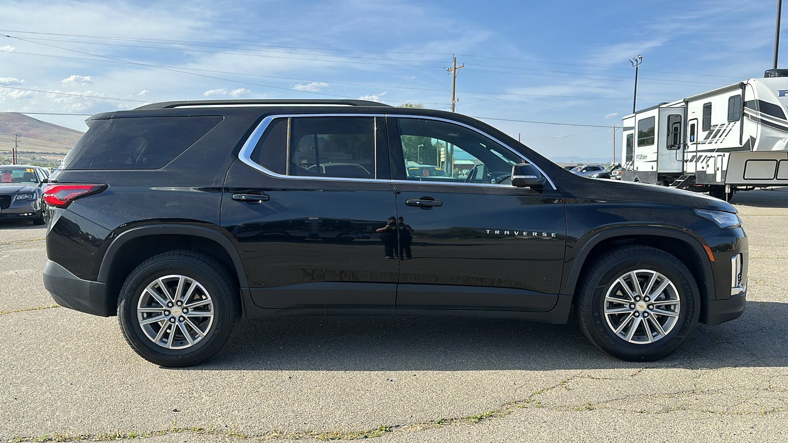 2022 Chevrolet Traverse LT Leather 2