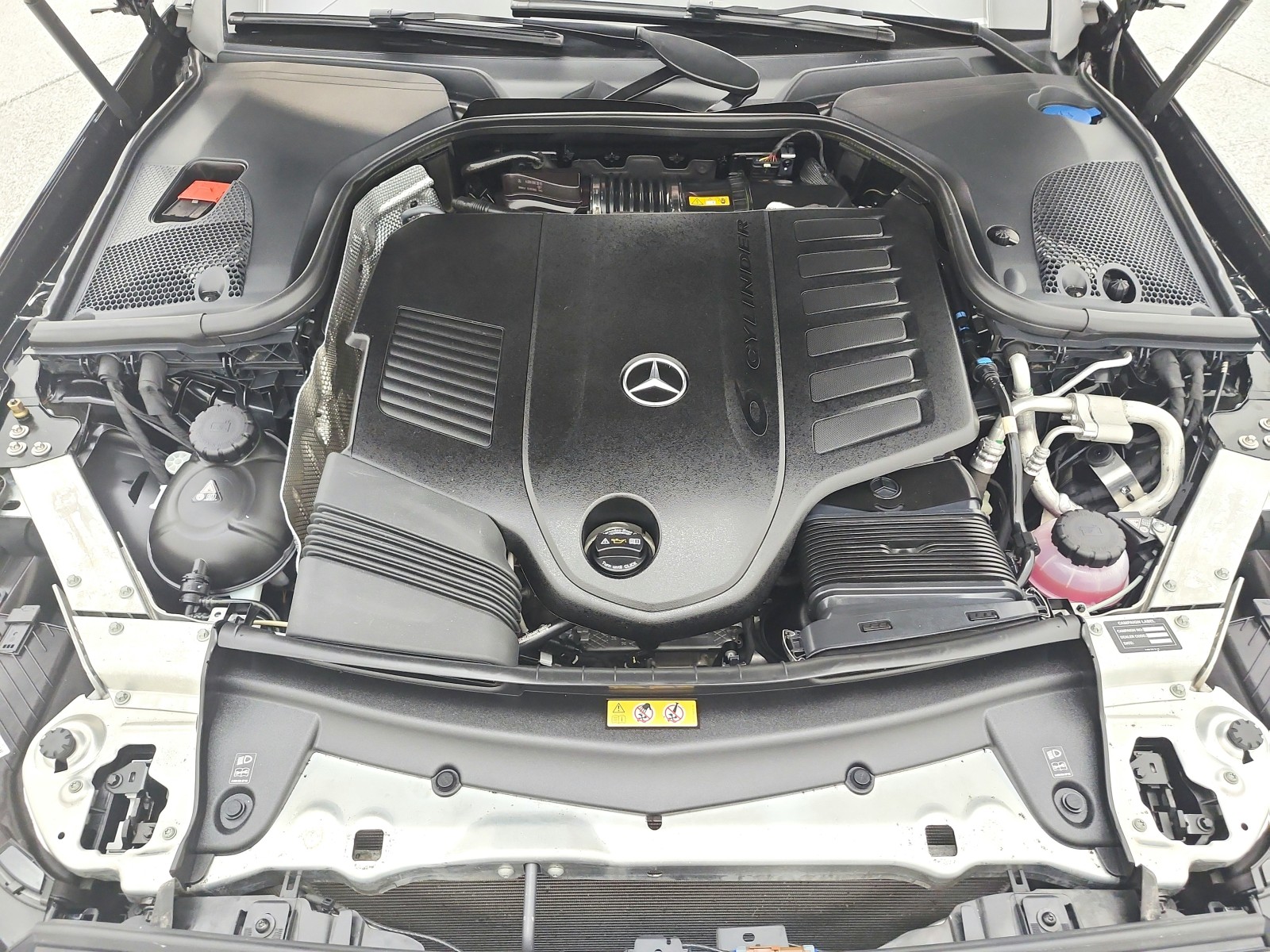 Used 2022 Black Mercedes-Benz E 450 4MATIC® Sedan image 17