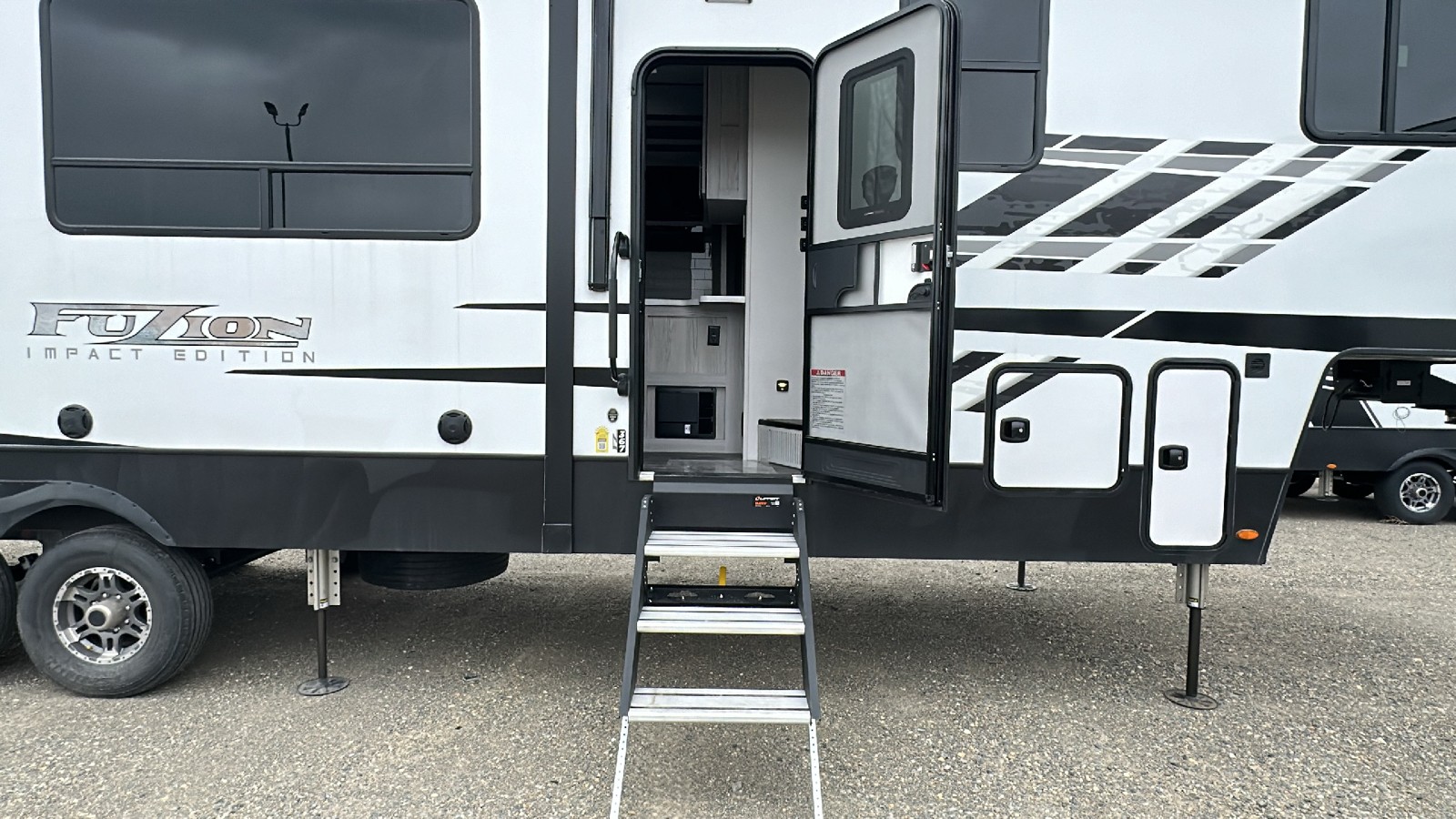 2024 Keystone Impact 367 - Fifth Wheel  15