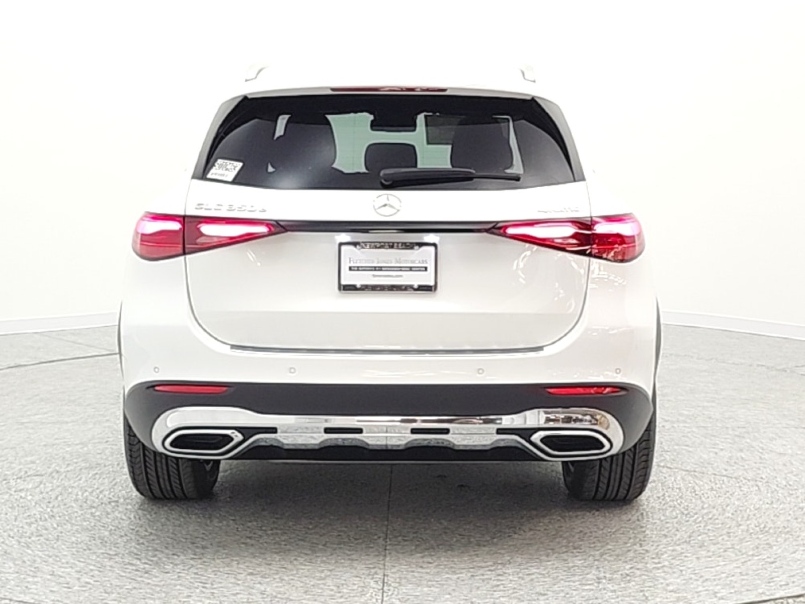 New 2026 MANUFAKTUR Moonlight White Metallic Mercedes-Benz GLC 350e 4MATIC® SUV image 6