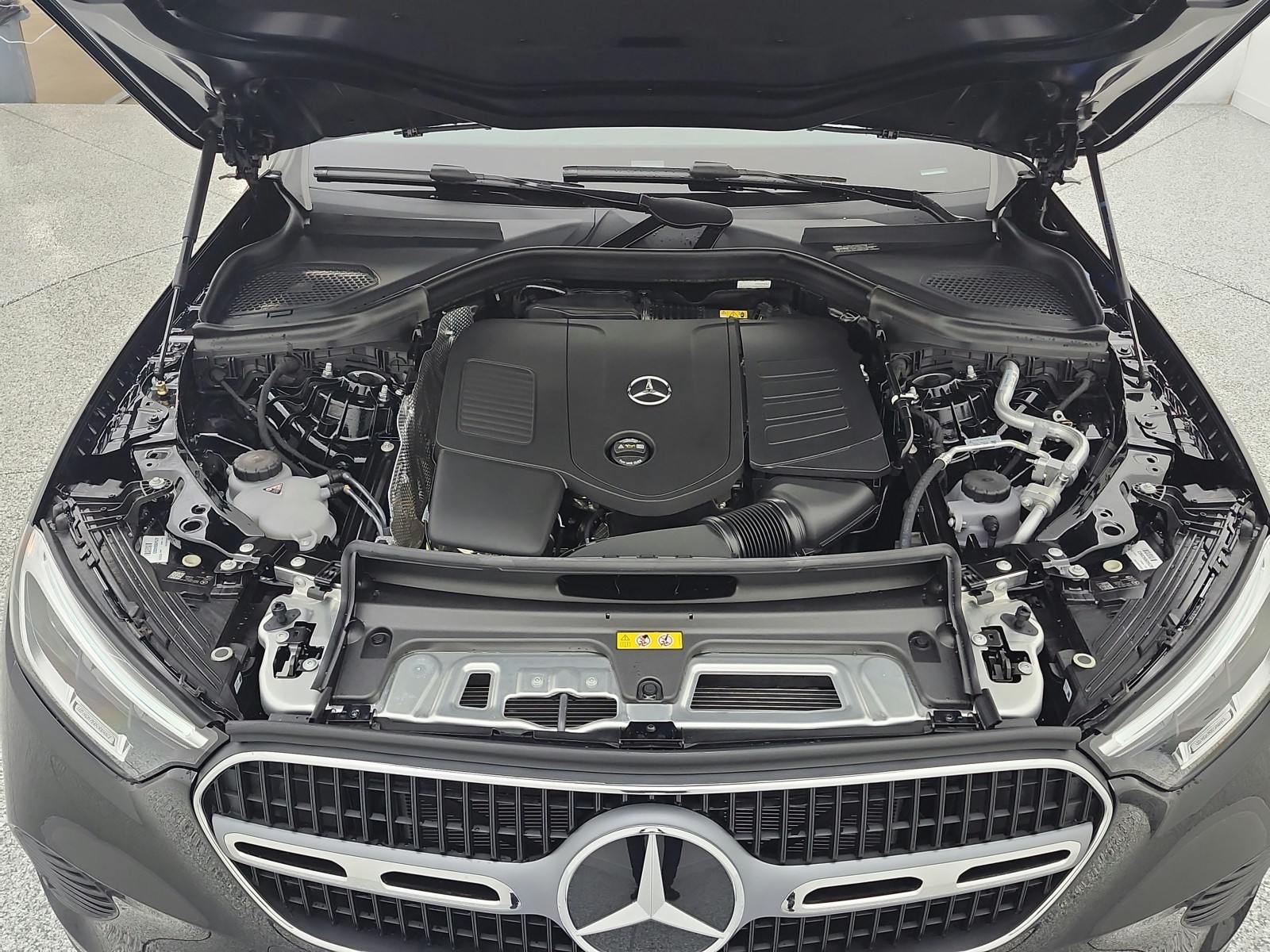 New 2026 Black Mercedes-Benz GLC 300 image 26