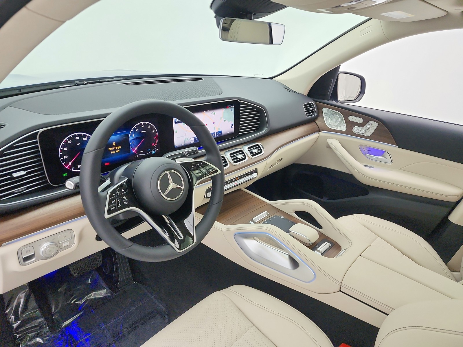 New 2026 MANUFAKTUR Cote d Azur Light Blue Metallic Mercedes-Benz GLE 450 image 9