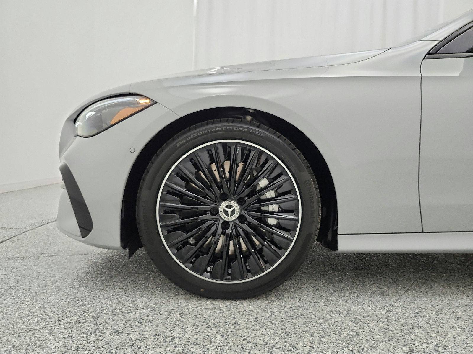 New 2027 MANUFAKTUR Alpine Grey Metallic Mercedes-Benz CLE 450 4MATIC® Coupe image 12