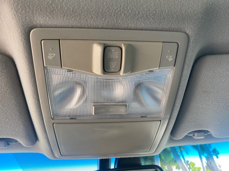 2011 Toyota Avalon Limited LOW MILES 80,879 in ,