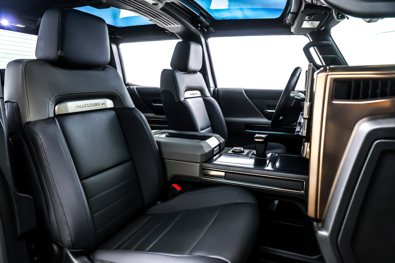 Used 2025 Meteorite Metallic (Grey) GMC e4WD Crew Cab 3X image 7