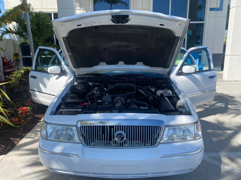 2005 Mercury Grand Marquis GS LOW MILES 49,348 in , 