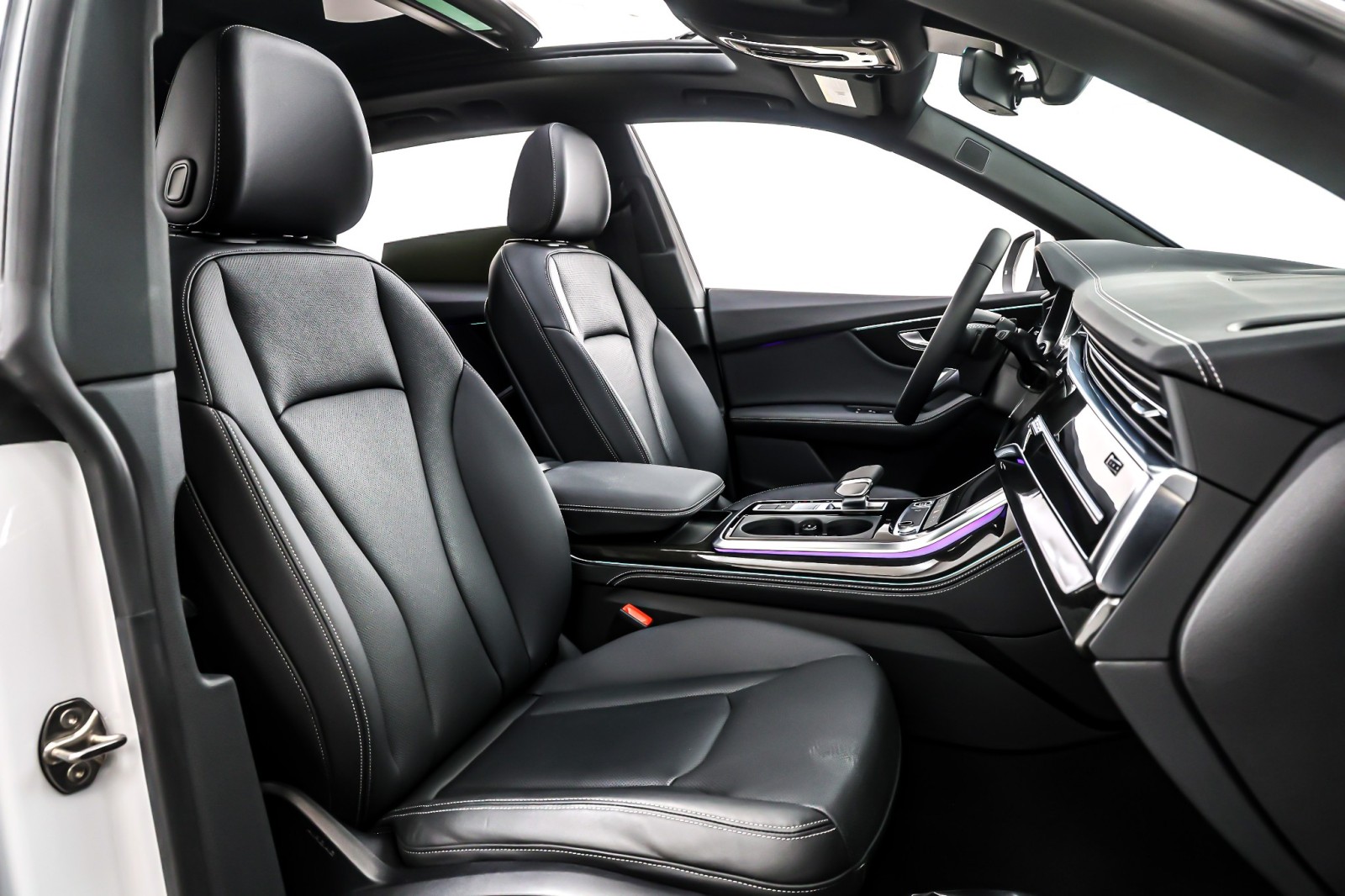 Used 2024 Glacier White Metallic Audi Premium Plus 55 TFSI quattro image 8