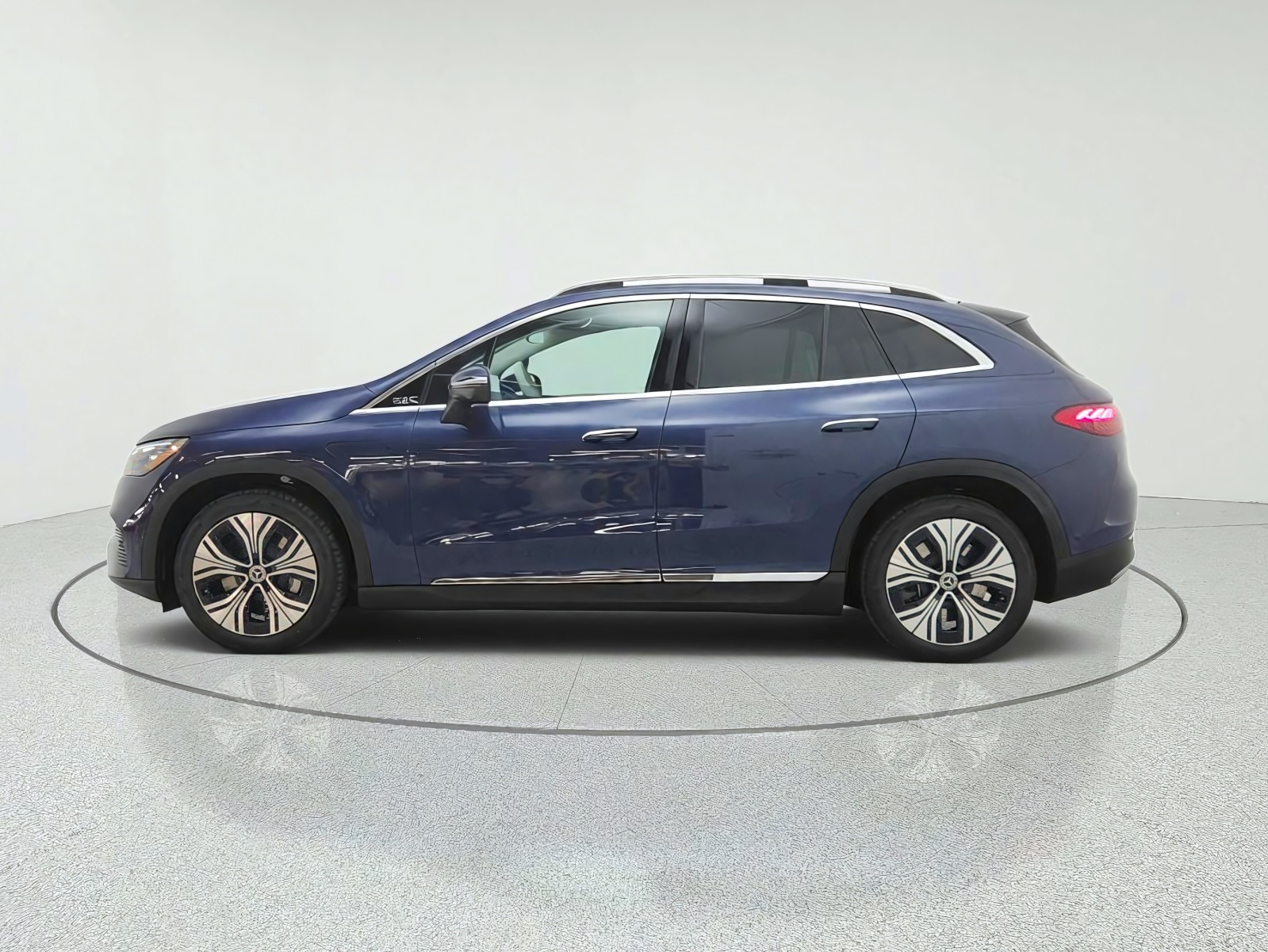 New 2027 Twilight Blue Metallic Mercedes-Benz EQE 320+ SUV image 8