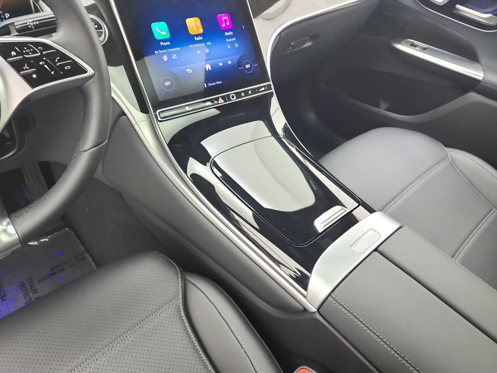 Certified Used 2025 Polar White Mercedes-Benz GLC 300 SUV image 21