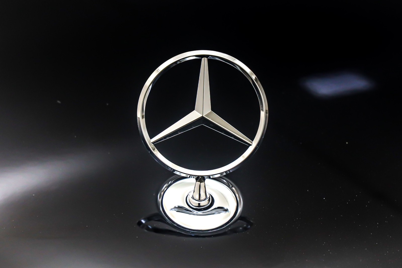 New 2026 Black Mercedes-Benz S 580 image 13