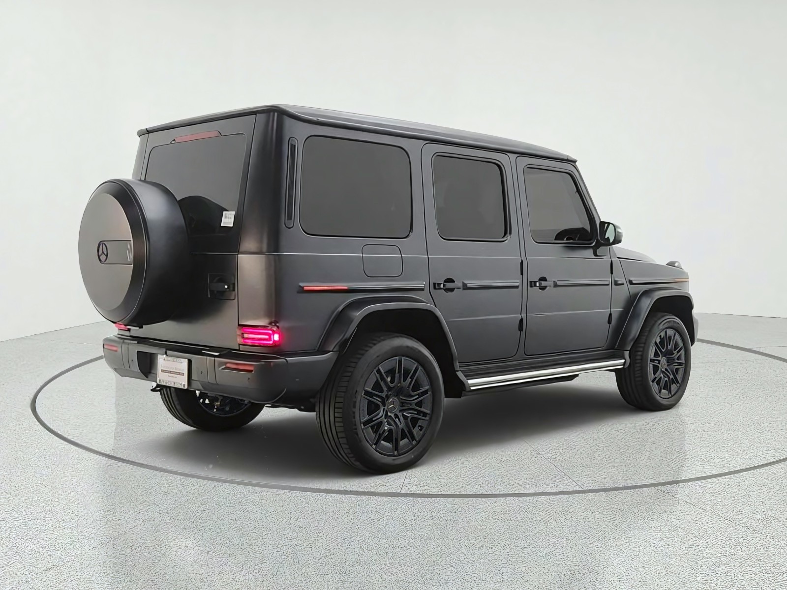 New 2027 MANUFAKTUR Night Black magno Mercedes-Benz G 580e SUV image 5