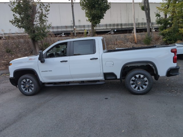 2025 Chevrolet Silverado 2500HD Custom 17