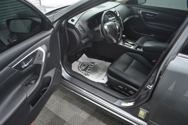 Used 2016 Nissan Altima 2.5 SR Sedan for sale in Geneva NY