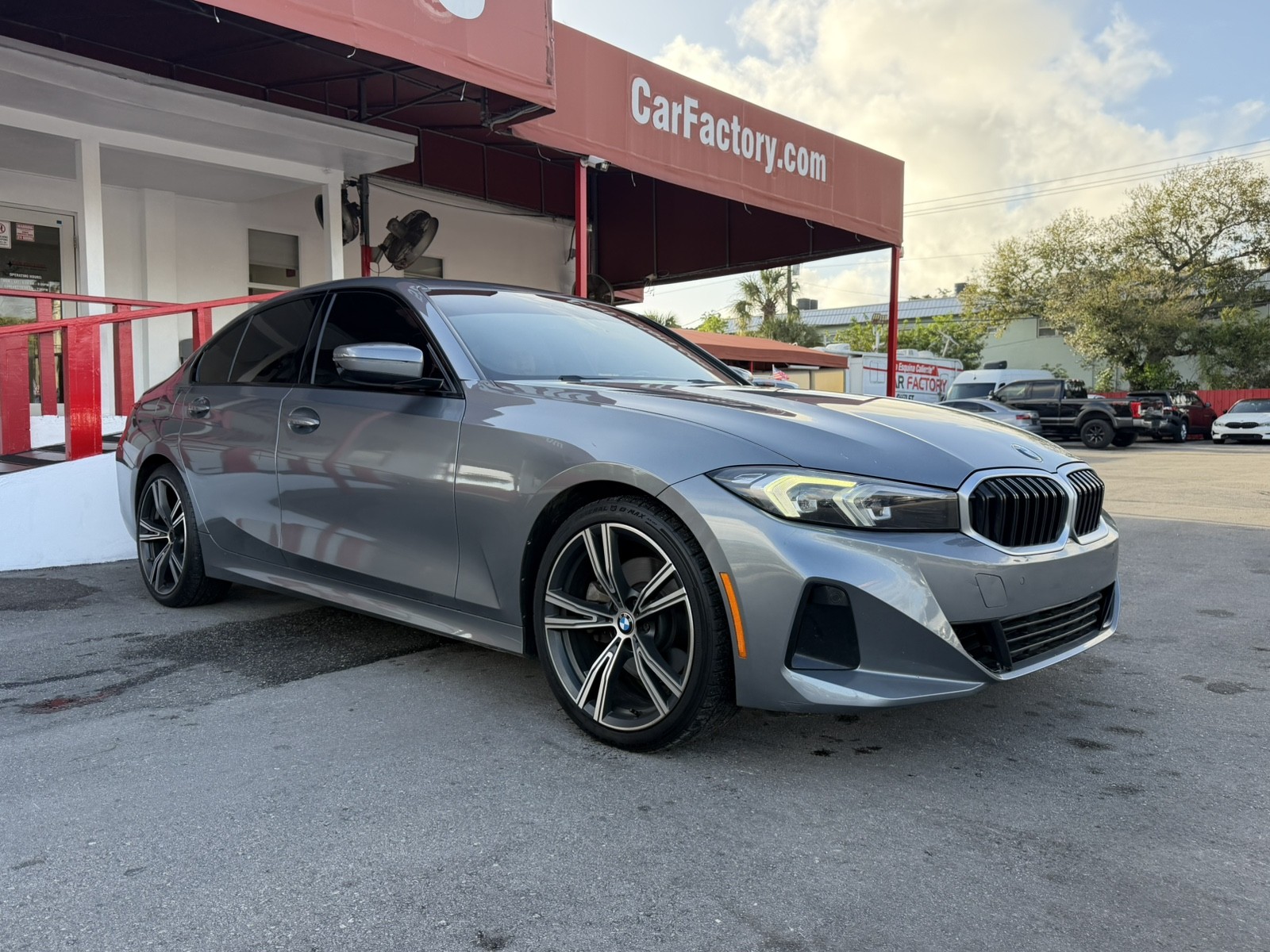 2023 BMW 330i - $21,777