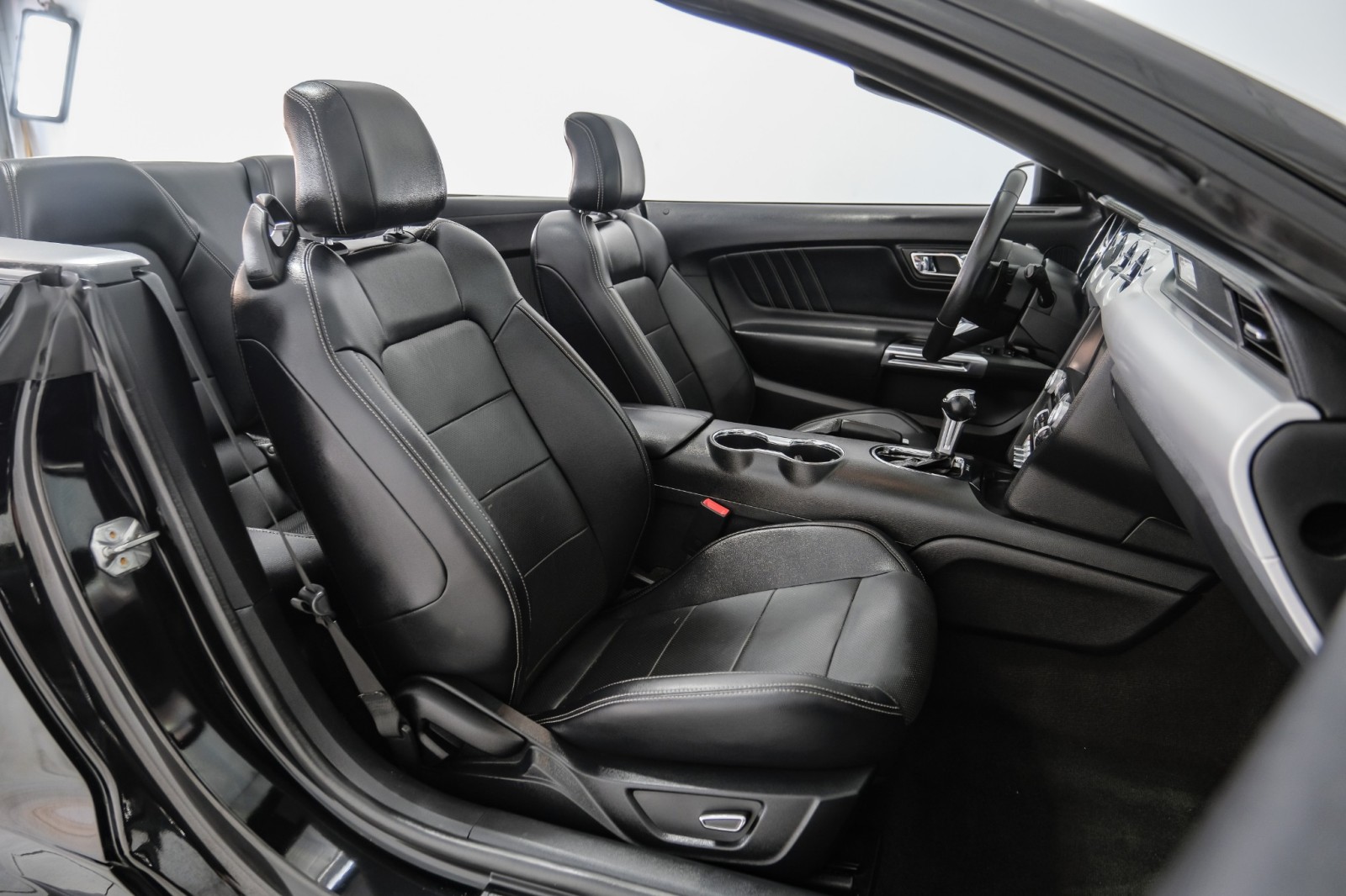 2016 Ford Mustang ECOBOOST PREMIUM AUTOMATIC LEATHER SEATS REAR CAME 28