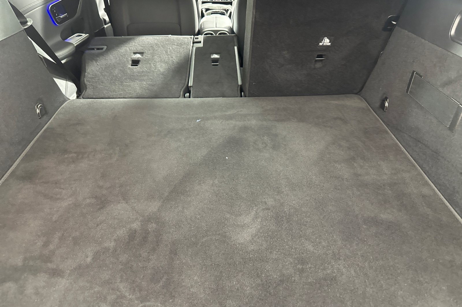 Used 2025 Polar White Mercedes-Benz GLC 300 4MATIC® SUV image 14