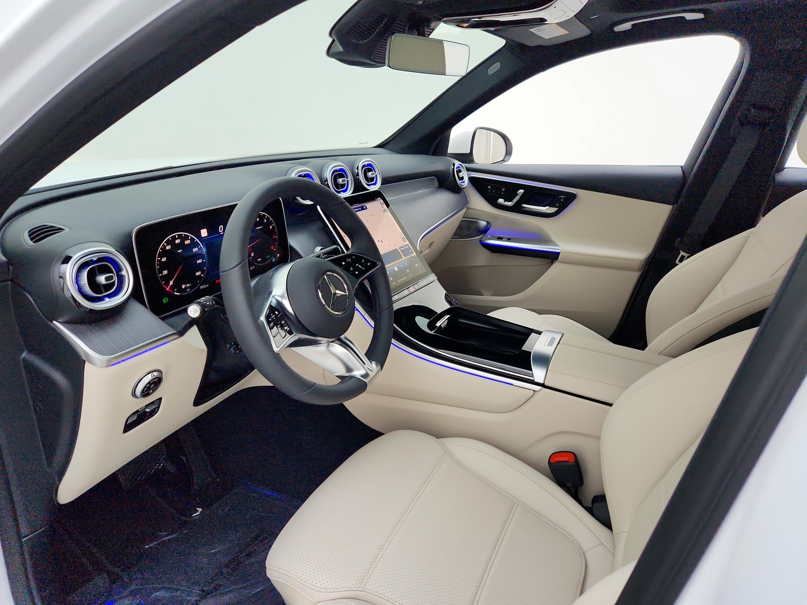 New 2026 Polar White Mercedes-Benz GLC 300 SUV image 16