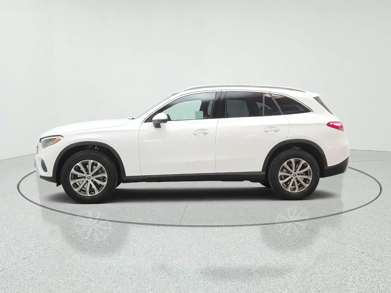 New 2027 Polar White Mercedes-Benz GLC 300 SUV image 8