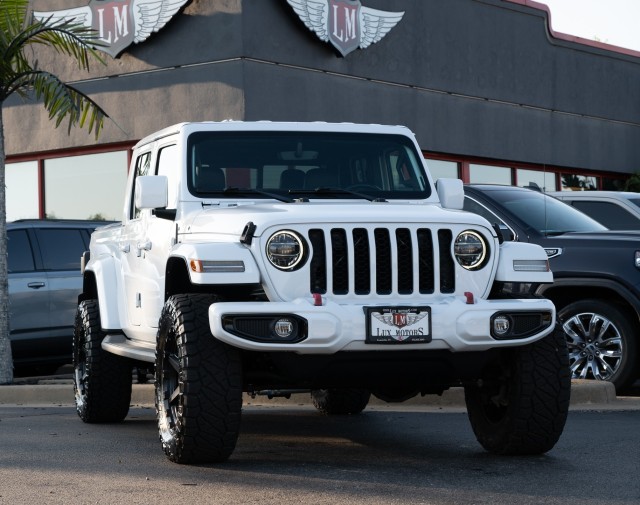 Bright White Clearcoat 2022 Jeep Gladiator Pickup Truck Four-Wheel Drive Automatic
