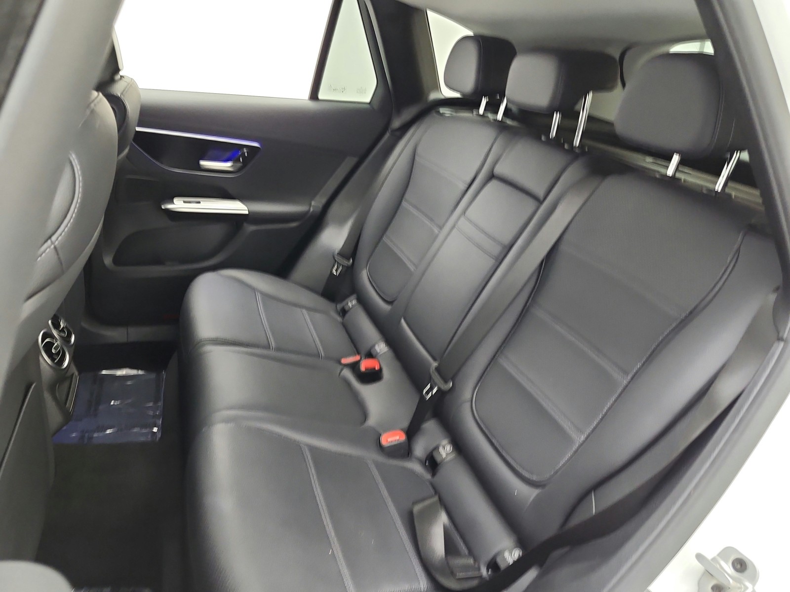 Used 2024 Polar White Mercedes-Benz GLC 300 SUV image 15