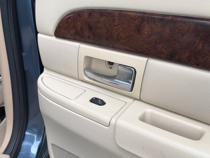 2007 Mercury Grand Marquis LS LOW MILES 52,599 1 OWNER in ,
