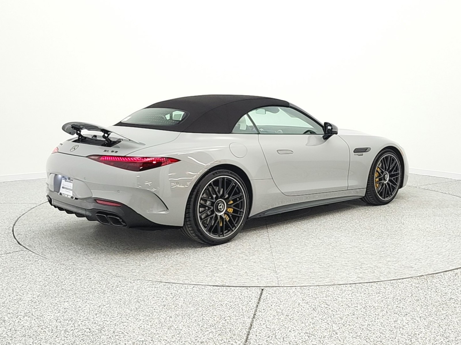 New 2026 MANUFAKTUR Alpine Grey Mercedes-Benz AMG® SL 63 image 19