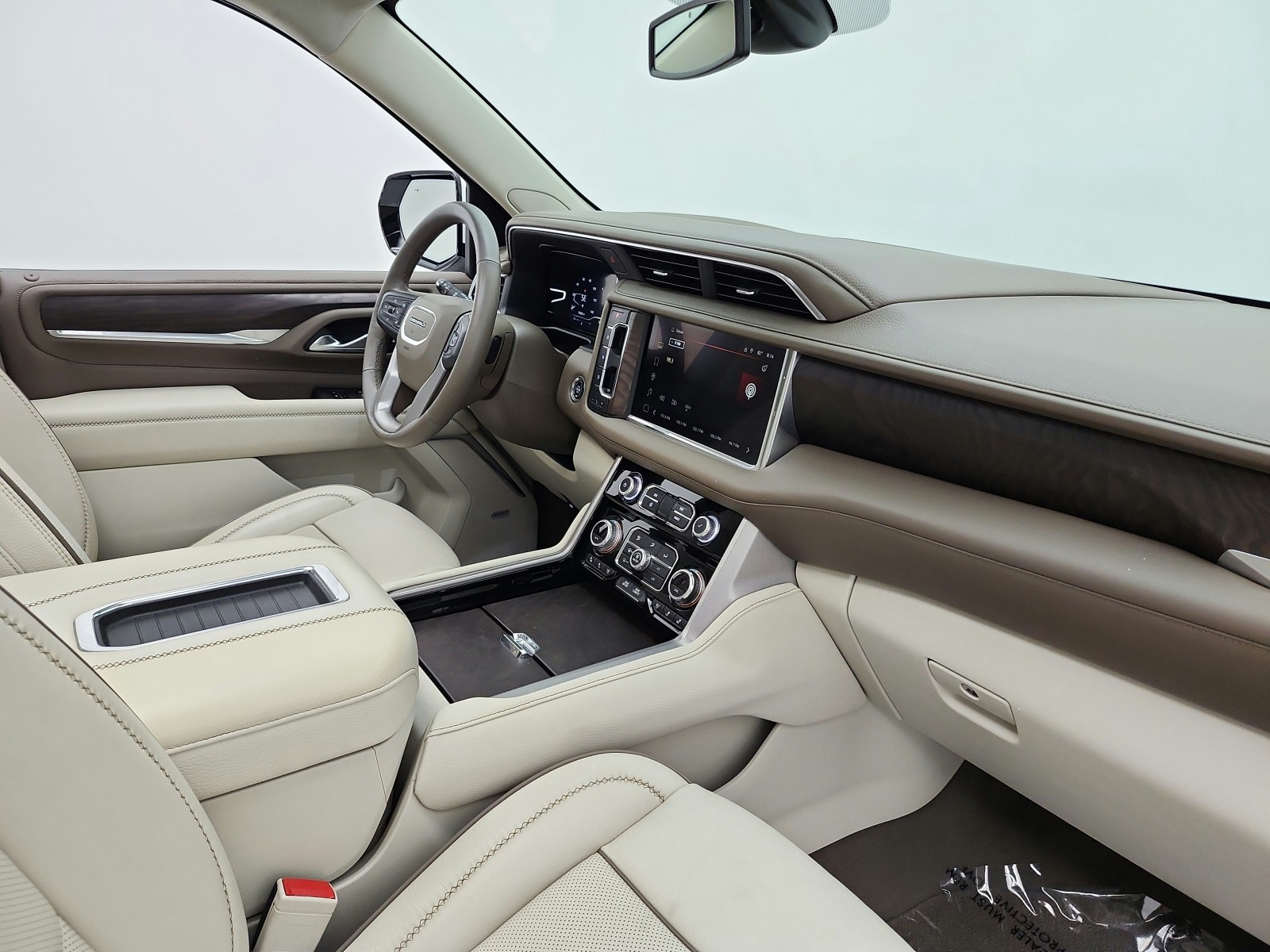 Used 2022 White Frost Tricoat GMC 2WD 4dr Denali image 22