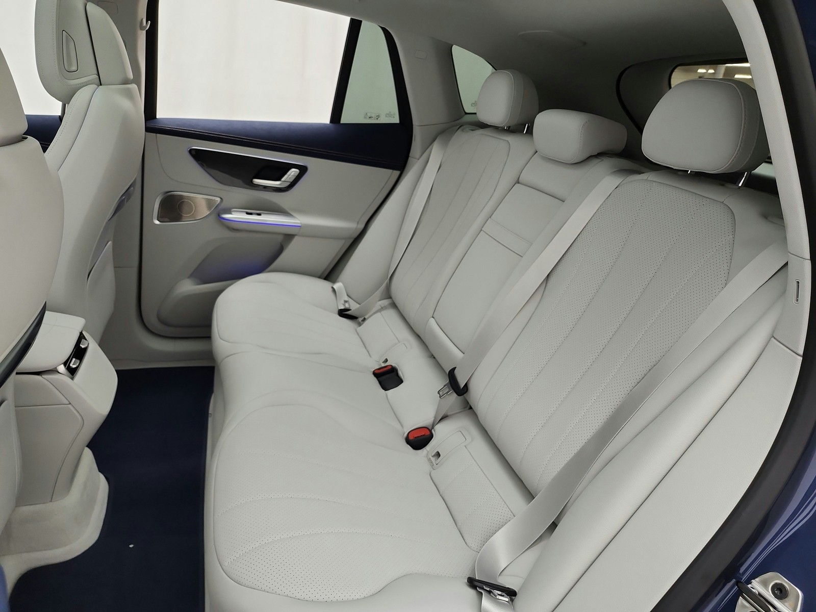 New 2027 Twilight Blue Metallic Mercedes-Benz EQE 320+ SUV image 11
