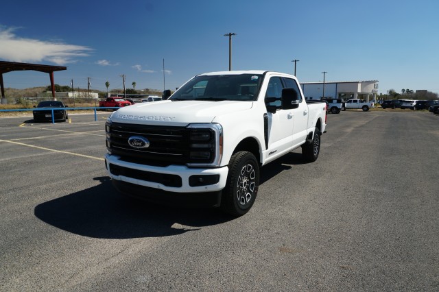 STAR WHITE METALLIC TRI-COAT 2026 Ford F-250 Super Duty XL Crew Cab 4WD Pickup Truck Four-Wheel Drive Automatic