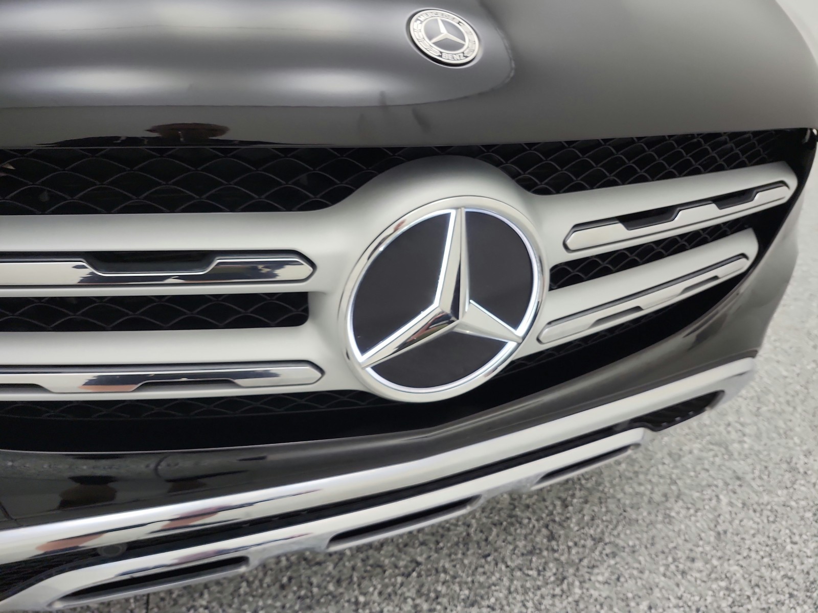 Used 2022 Black Mercedes-Benz GLC 300 SUV image 17