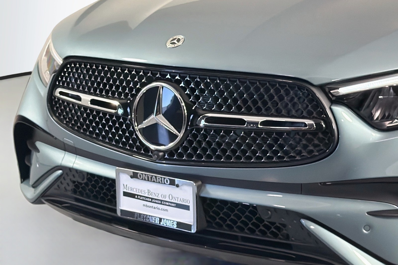 New 2027 Verde Silver Metallic Mercedes-Benz GLC 300 SUV image 12