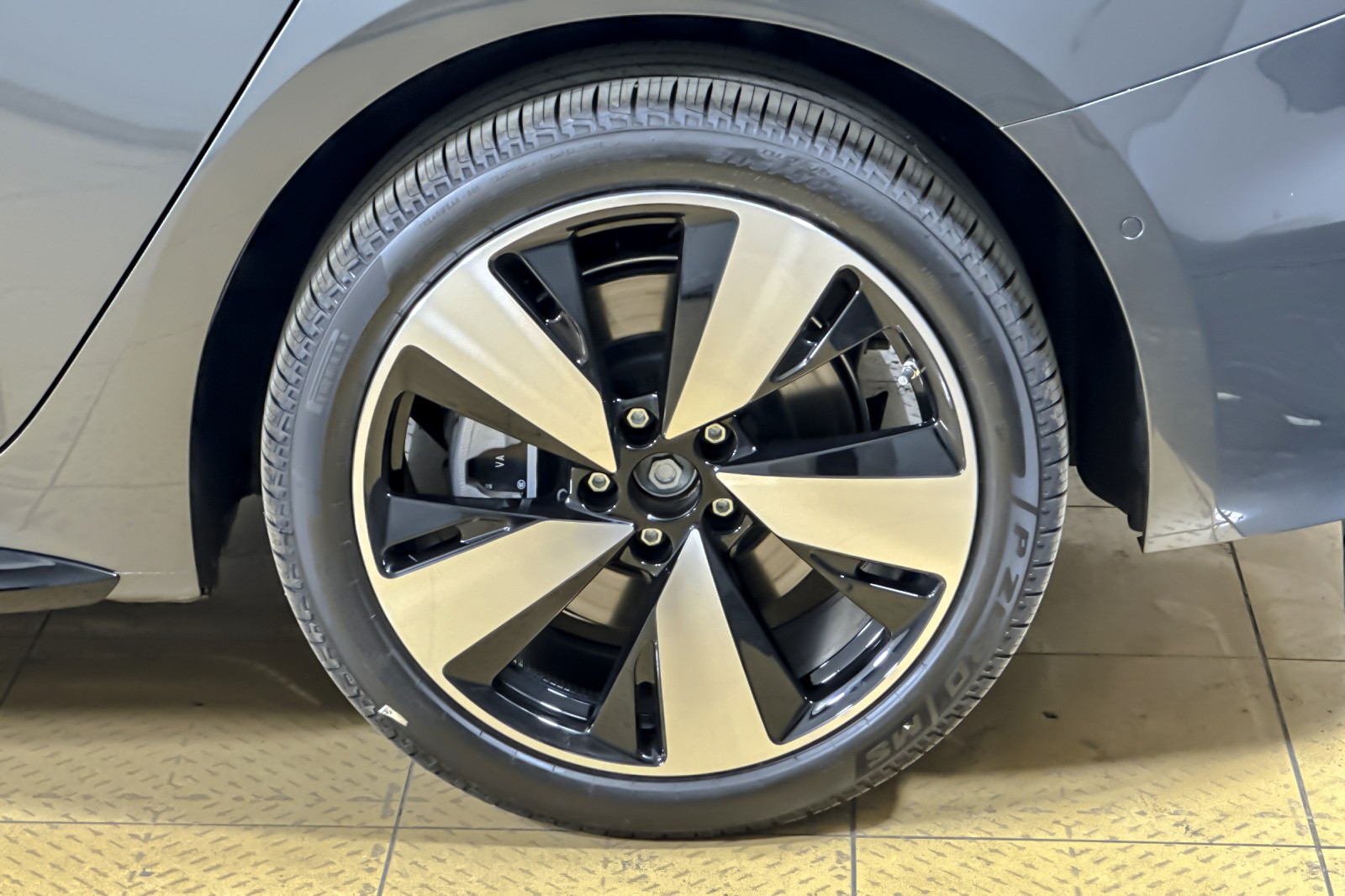 New 2026 Daytona Gray Pearl Effect Audi Premium Plus 2.0 TFSI quattro image 23