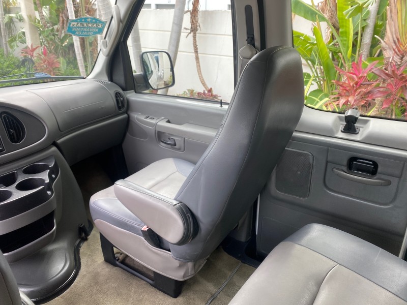 2008 Ford Econoline Wagon XLT 15 PASSENGERS E350 CLEAN in , 