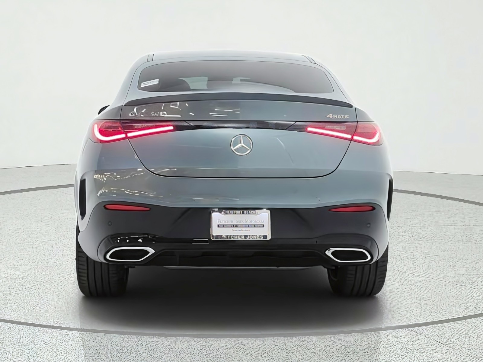 New 2027 Verde Silver Metallic Mercedes-Benz GLC 300 4MATIC® Coupe image 6