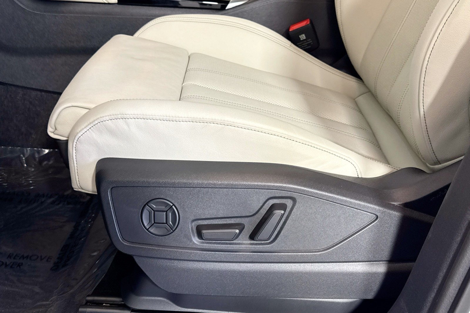 New 2025 Glacier White Metallic Audi Premium Plus 2.0 TFSI quattro image 16