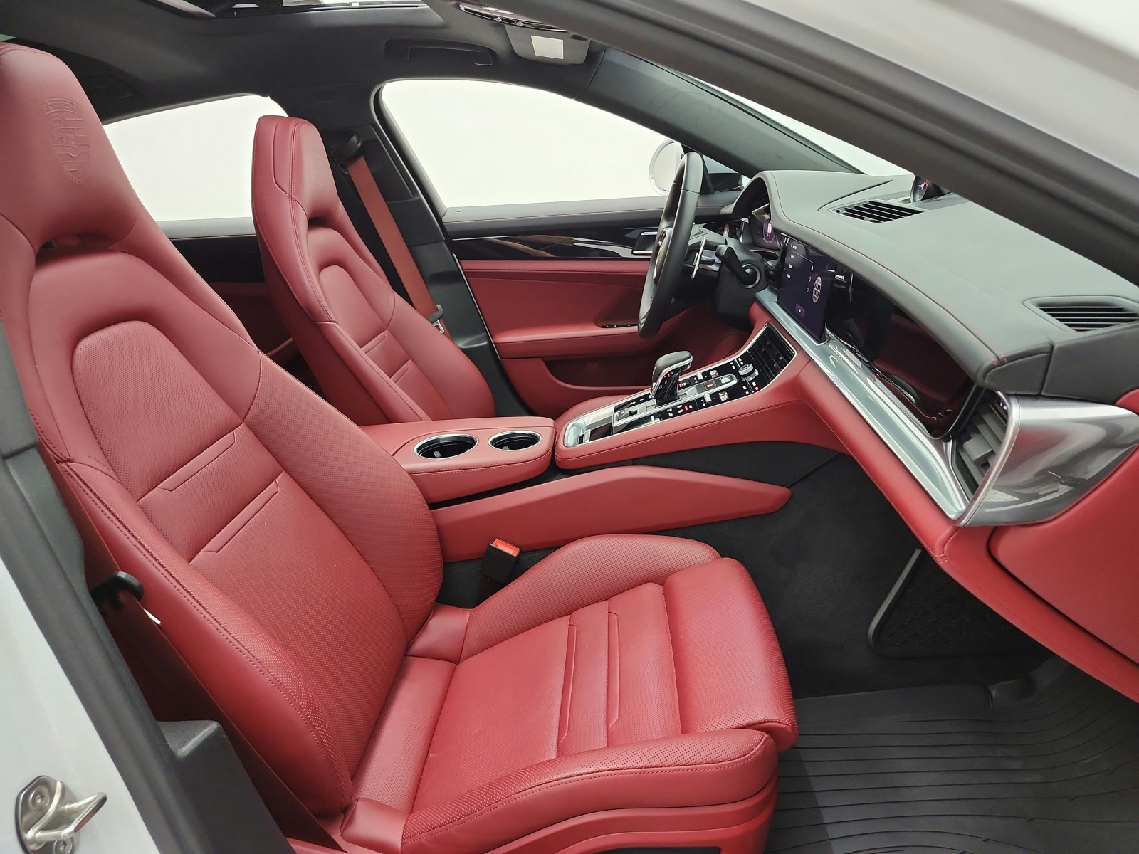 Used 2023 Carrara White Metallic Porsche  image 18