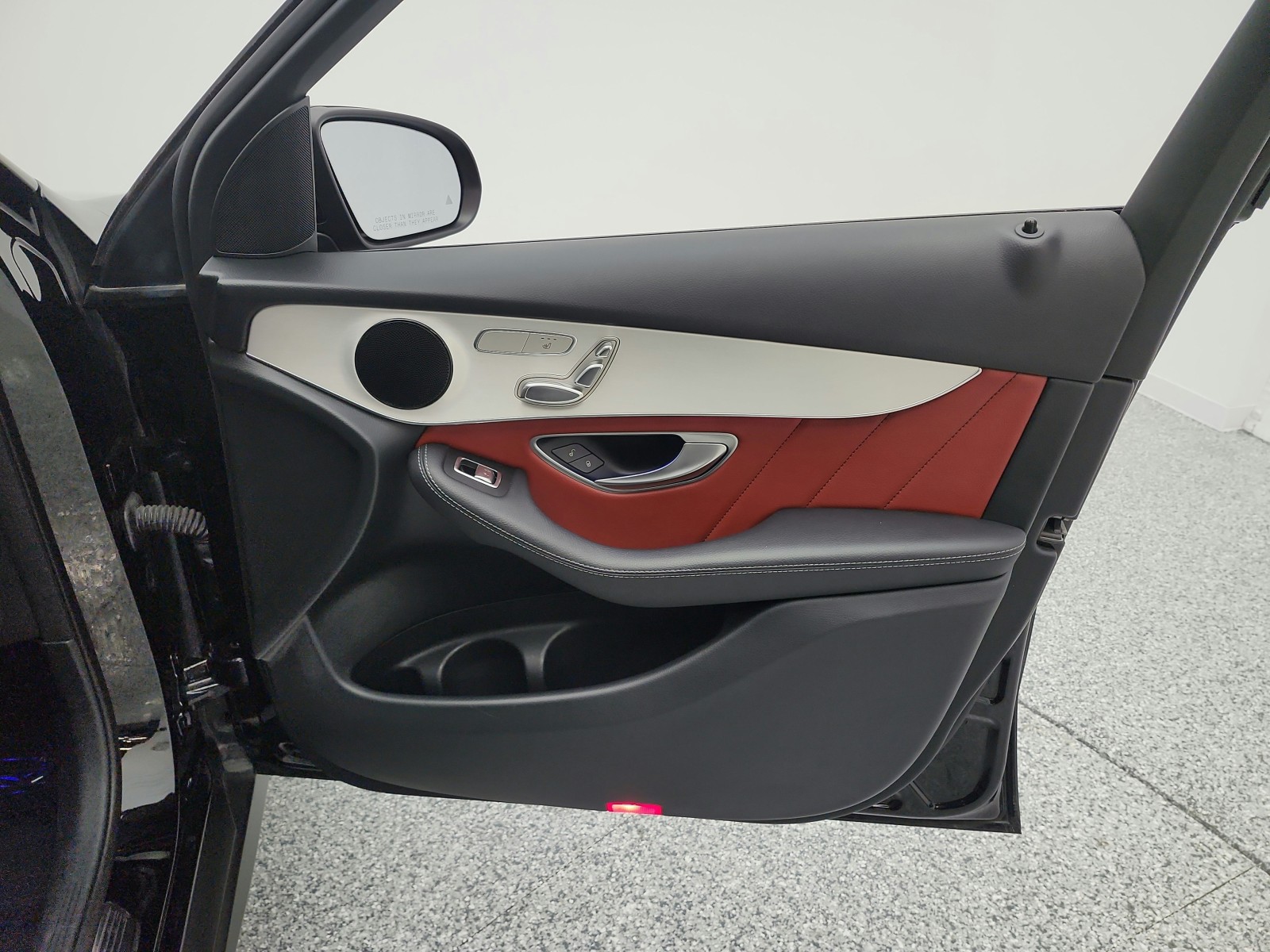 Used 2022 Black Mercedes-Benz GLC 300 SUV image 34