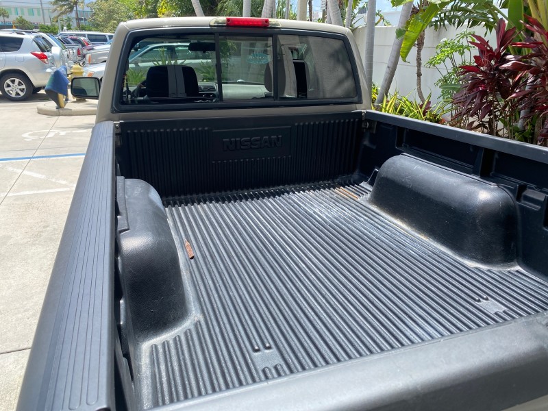 2004 Nissan Frontier 2WD XE LOW MILES 70,694 PU in , 