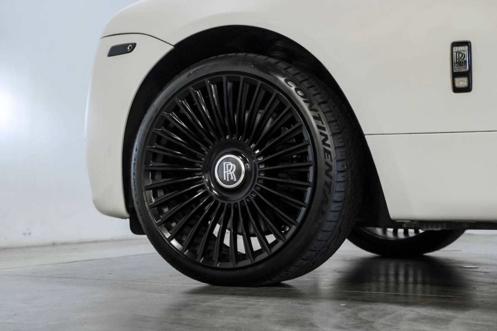 2016 Rolls-Royce Wraith StarlightHeadliner ACSeats CustomAlloys Piping RRMonogram 61