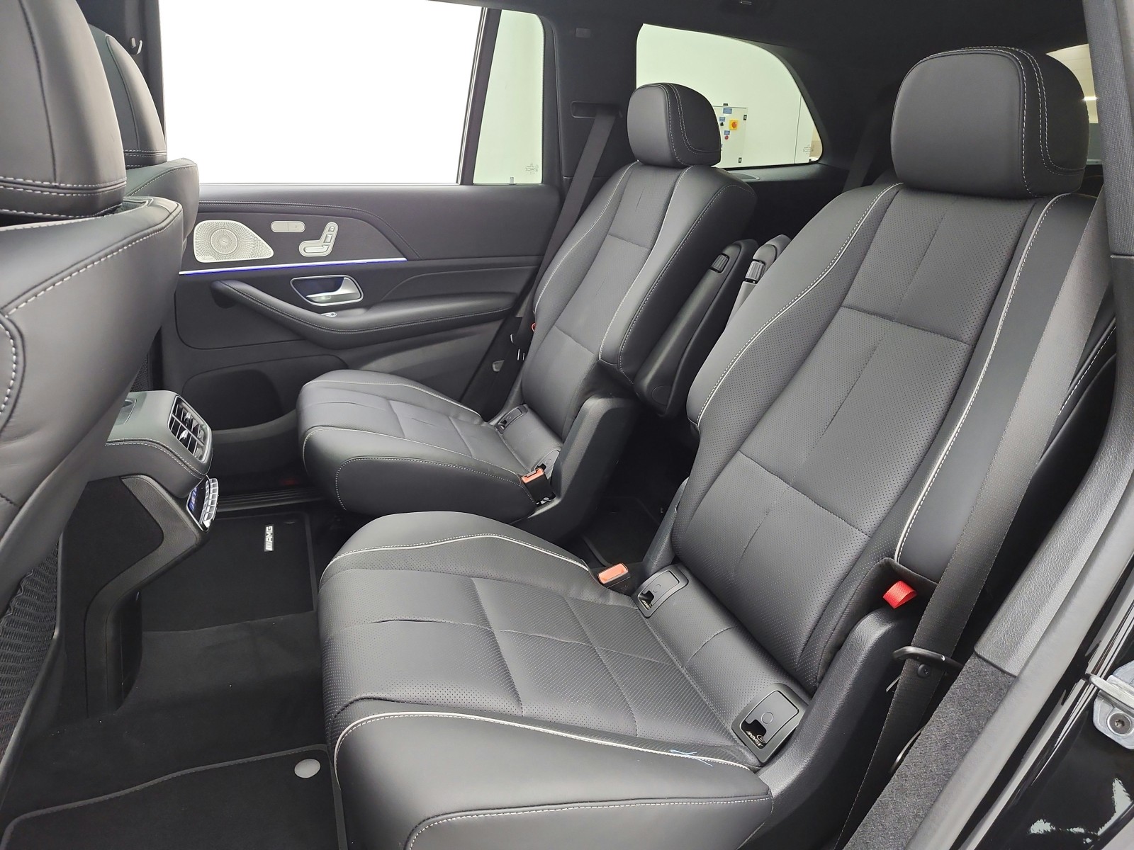 New 2026 Obsidian Black Metallic Mercedes-Benz GLS 580 4MATIC® SUV image 19