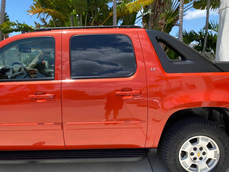2009 Chevrolet Avalanche LT PU LOW MILES 58,696 in ,