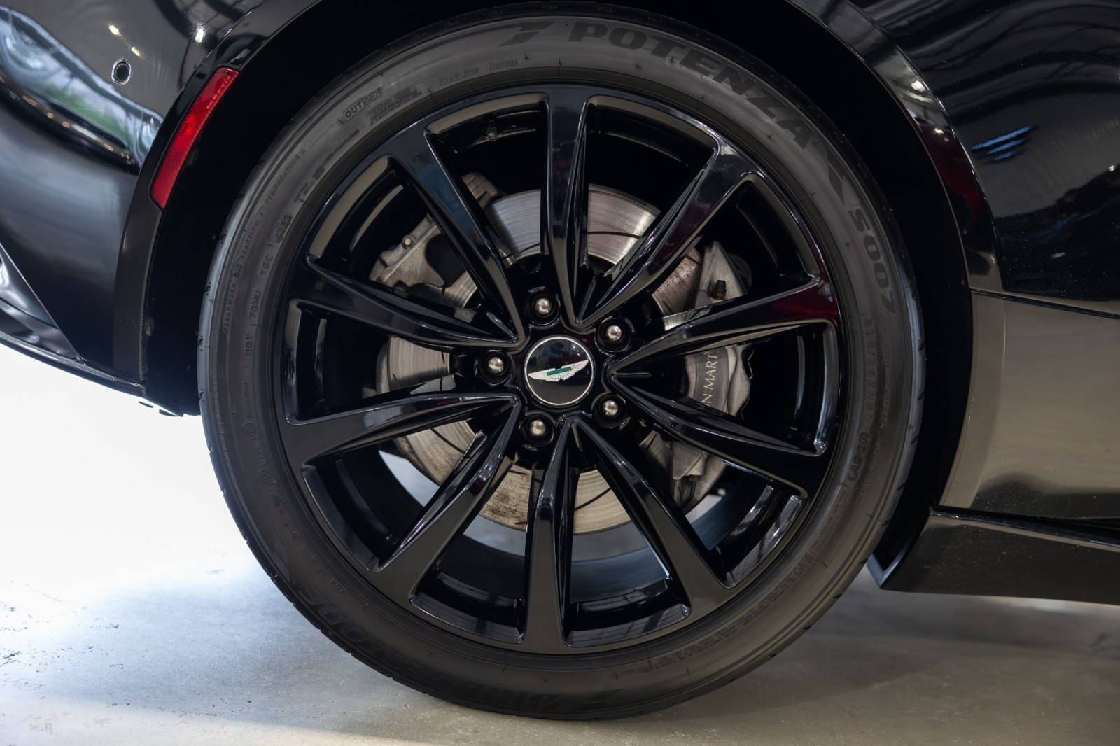 Used Car 2021 Aston Martin Db11  Shadow Edition For Sale Under $120,000 In Boerne, Texas