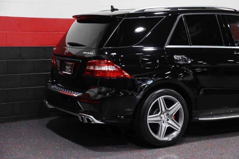 2014 Mercedes-Benz ML63 AMG Designo w/Performance Package 4-Matic 4dr Suv in , 