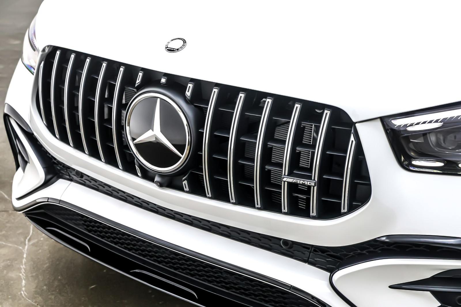 New 2026 Polar White Mercedes-Benz AMG® GLE 53 image 13