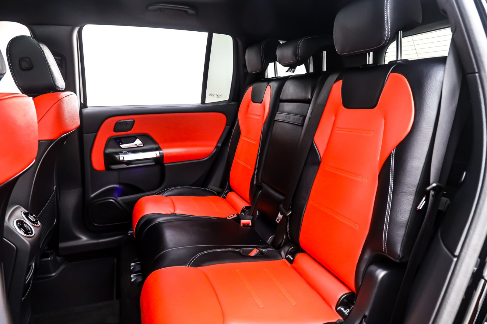 New 2026 Night Black Mercedes-Benz GLB 250 SUV image 8