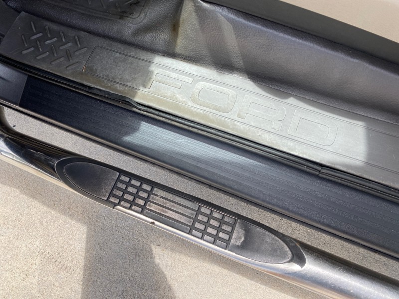 2010 Ford F-150 4 DR CREW XL LOW MILES 34,625 in , 