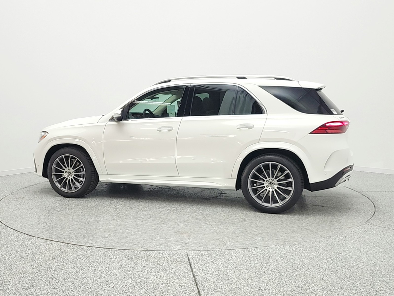 New 2026 Polar White Mercedes-Benz GLE 450 image 8