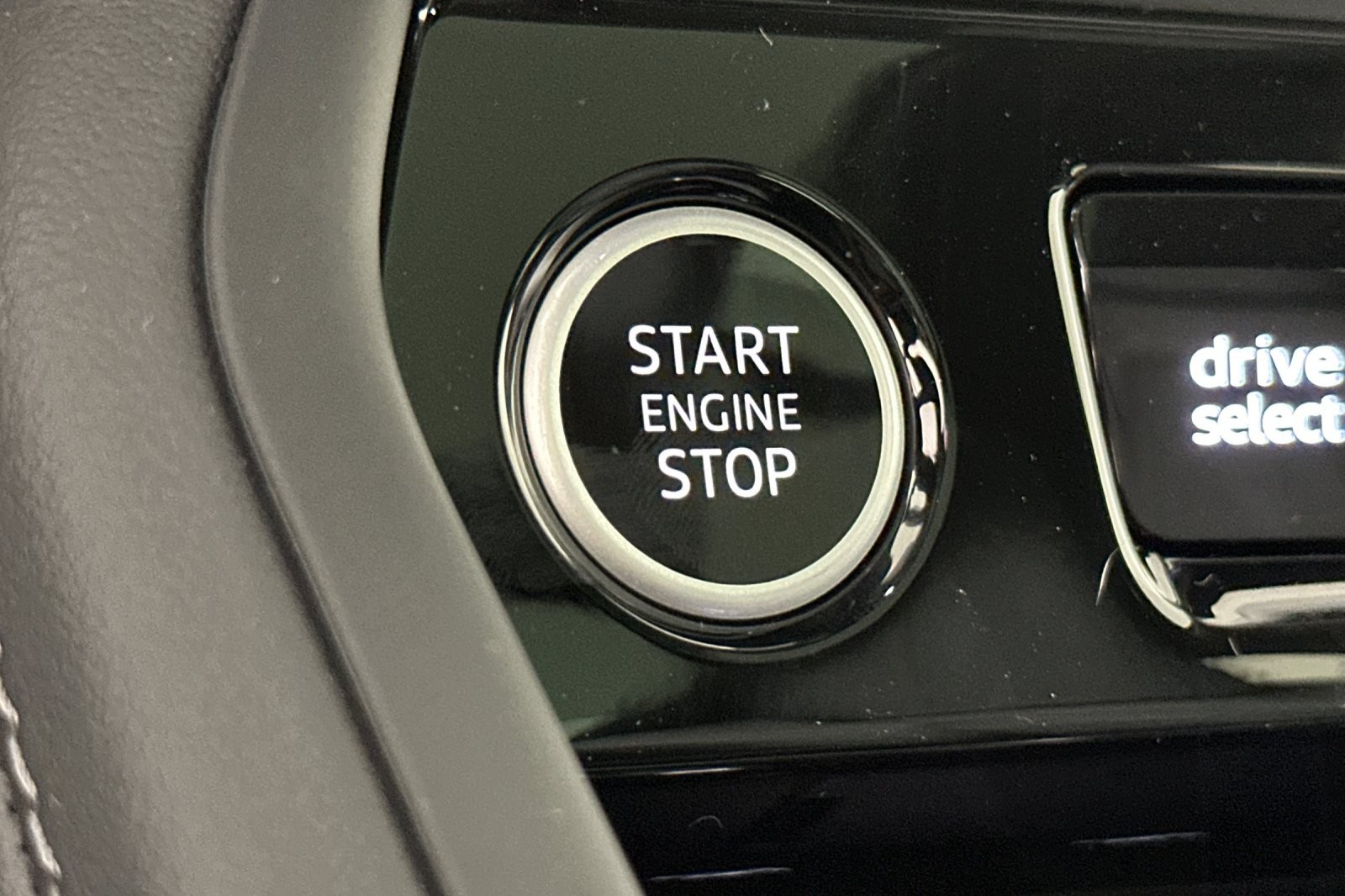 New 2025 Glacier White Metallic Audi Premium Plus 2.0 TFSI quattro image 22